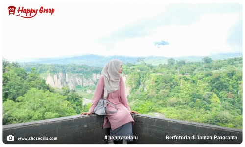 Bukittinggi - Berfotoria di Taman Panorama