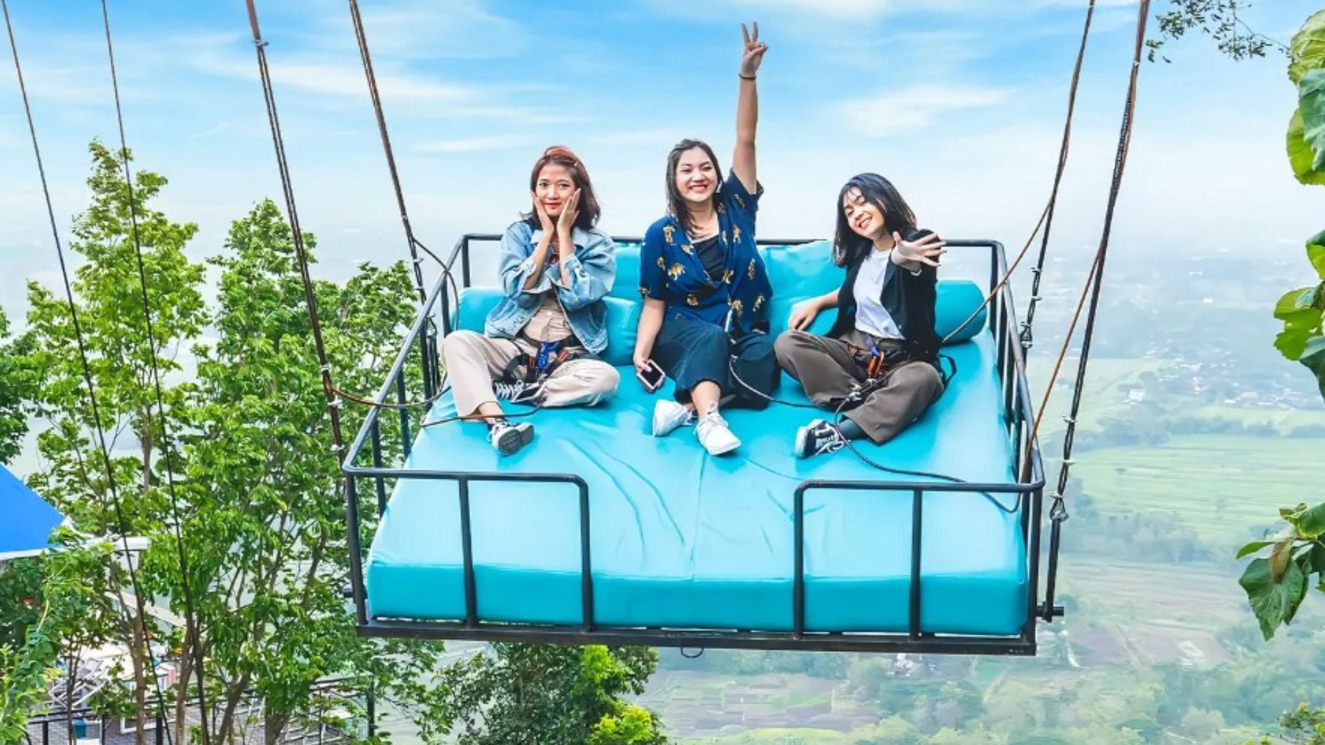 Temukan Obelix Hills ulasan pesonanya, termasuk harga tiket masuk Obelix Hills, jarak dari Malioboro ke Obelix Hills, dan Obelix sunset view yang memukau.