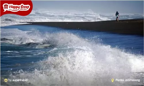 Pantai Jatimalang Berselancar
